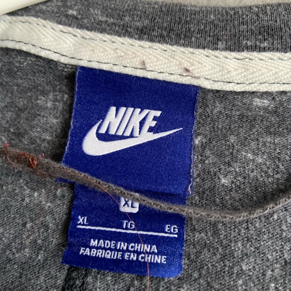 Nike - Picture 3 of 3